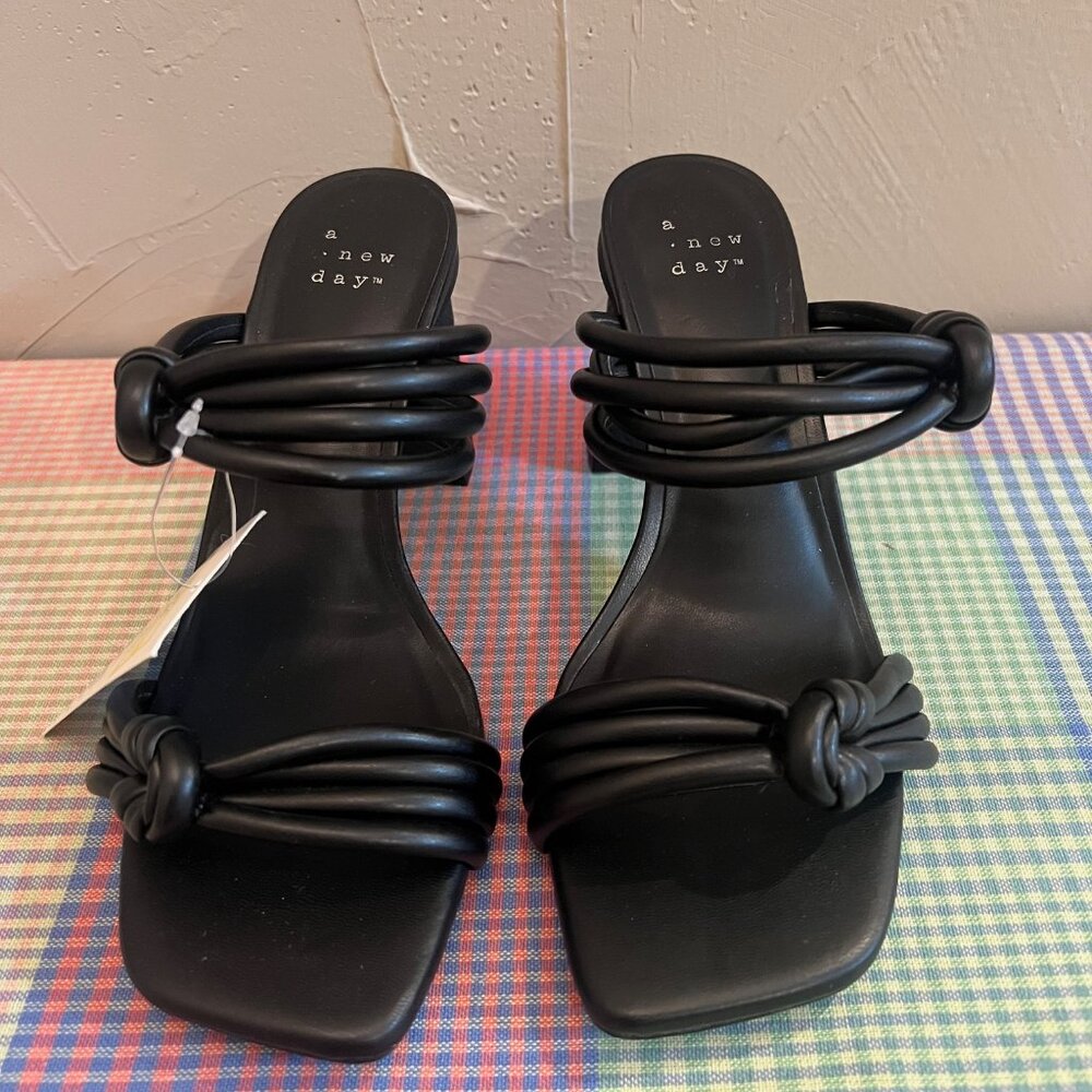 NWT Women's A New Day Black / Ania Strappy Block Heel Sandals - Size 6.5